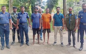 ছড়ায় বালু উত্তোলন, জেলে দুইজন