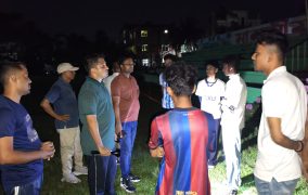 রাতে তরুণদের পেয়ে বাড়ি পাঠাল প্রশাসন
