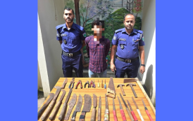 কুলাউড়ায় ডাকাতির প্রস্তুতিকালে বিপুল পরিমাণ দেশীয় অস্ত্রসহ আটক ১