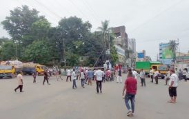 মৌলভীবাজারে লাইটেস শ্রমিকদের অনির্দিষ্টকালের কর্মবিরতি চলছে