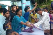 চা বাগানে পূজার আনন্দ; নতুন কাপড় পেল ৩ হাজার পরিবার