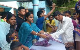 চা বাগানে পূজার আনন্দ; নতুন কাপড় পেল ৩ হাজার পরিবার