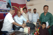 কমলগঞ্জে প্রাথমিক বিদ্যালয়ে স্কুল ব্যাগ ও টিফিন বক্স বিতরণ
