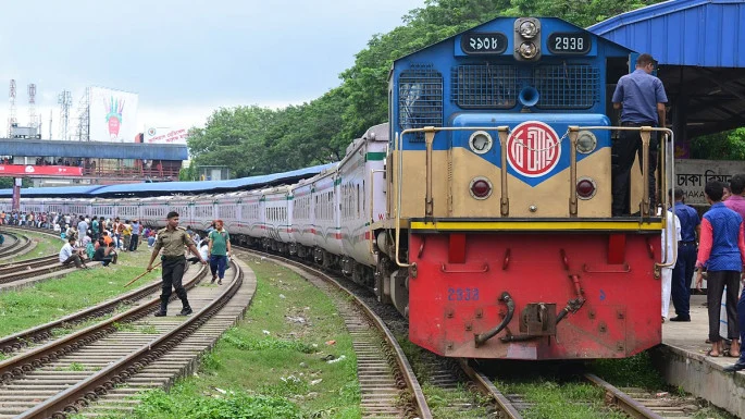 টিকিট ও এনআইডিতে নামের অমিল থাকলে ট্রেনে উঠতে পারবেন না যাত্রী